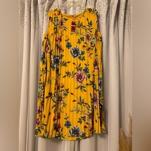 Brand: VIP by avenue 
Size: 14/16, PTP- 21”, Length- 39”
Color: Yellow